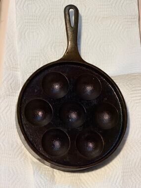 Vintage Griswold No 32 Cast Aebleskiver Pan 962 Danish Pancake Skillet 9